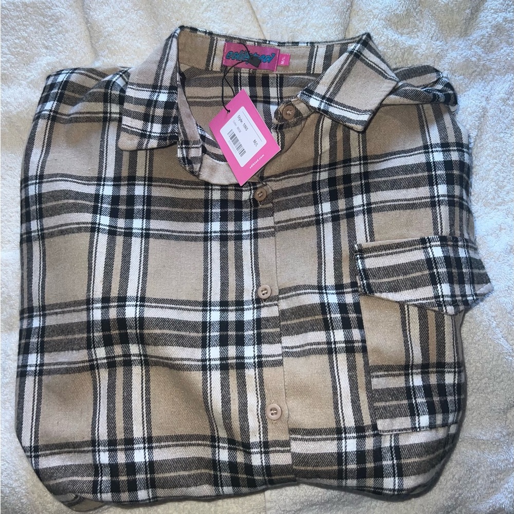 LONG SLEEVE FLANNEL. FROM EDIKTED. PERFECT FOR THE FALL/WINTER WEATHER.